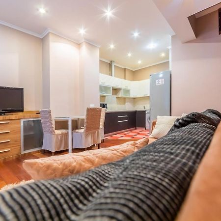 Трехкомнатная квартира на Крещатике Apartment Киев Екстериор снимка