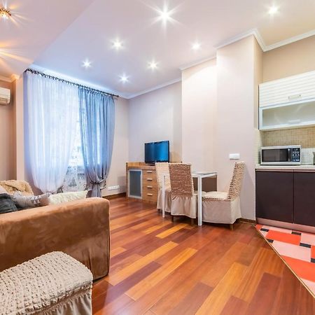 Трехкомнатная квартира на Крещатике Apartment Киев Екстериор снимка